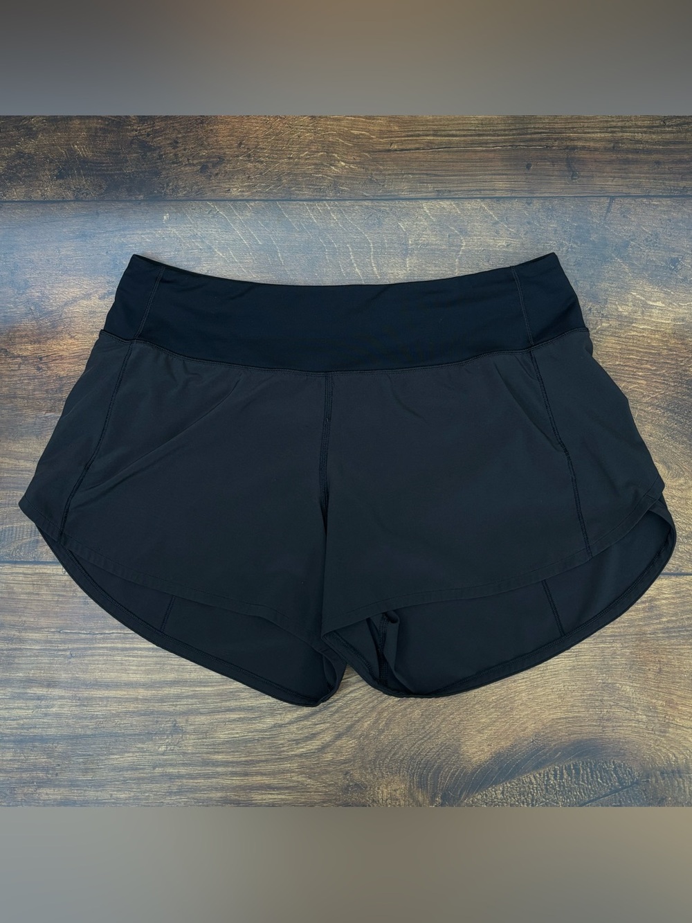 Lululemon Speed Up Shorts 4" In Black Size 8 - Picture 2 of 6